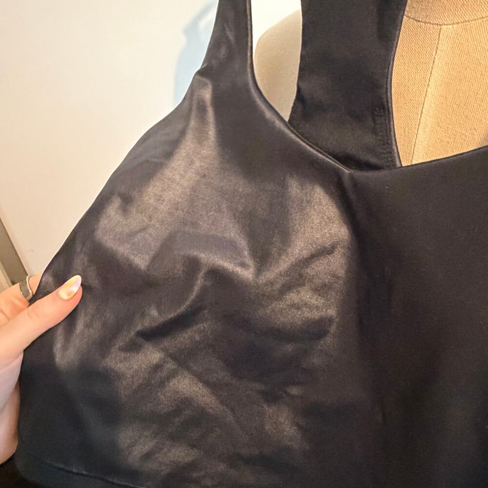 Fabletics Shiny Black Sportsbra - Picture 2 of 3